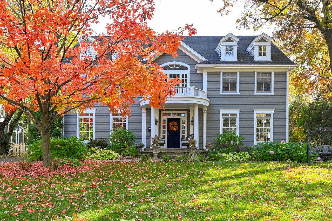 541 Oak St., Glen Ellyn, IL 60137