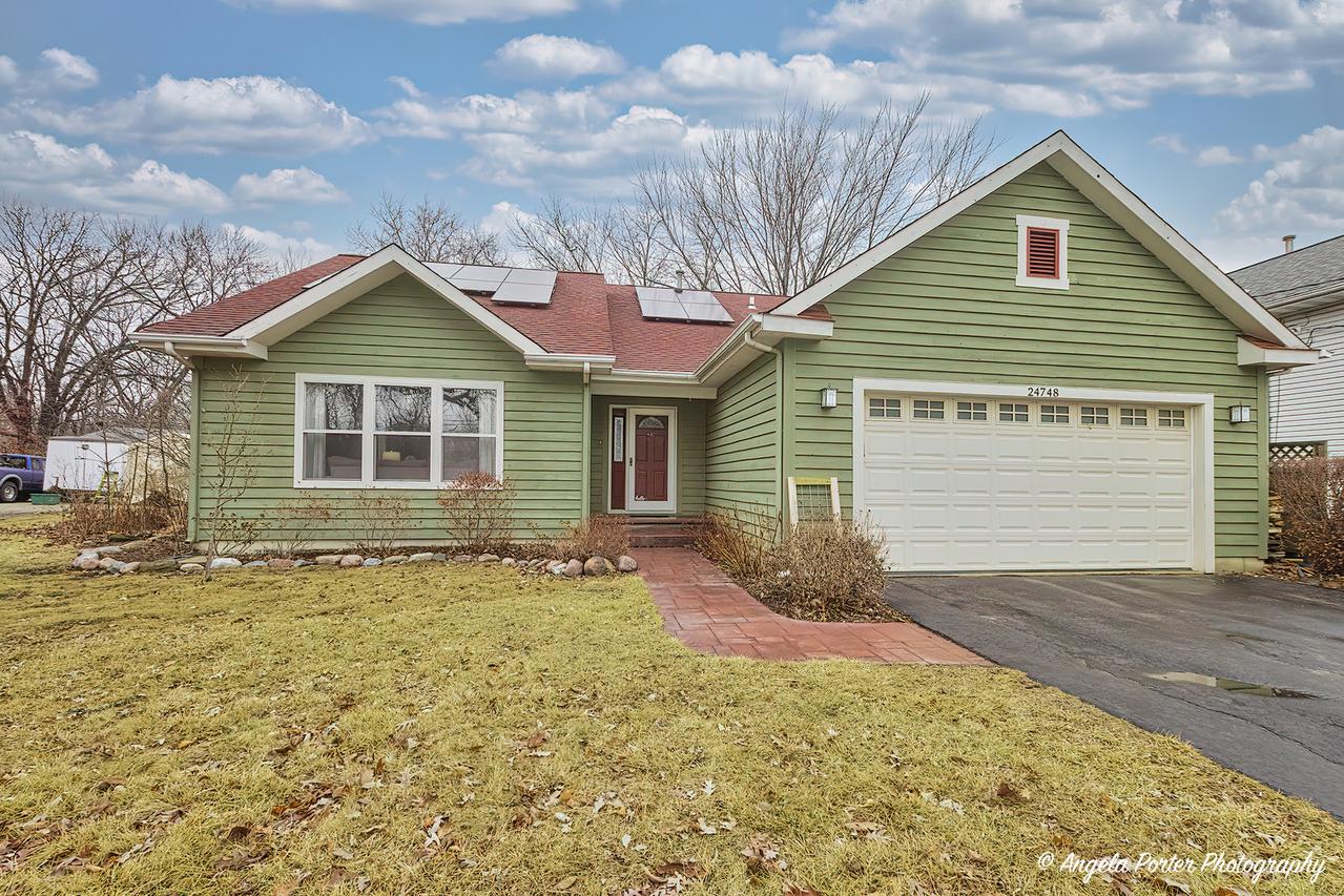 24748 W Highwoods Dr., Lake Villa, IL 60046