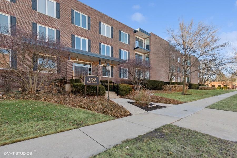 1350 N Western Ave. #209, Lake Forest, IL 60045