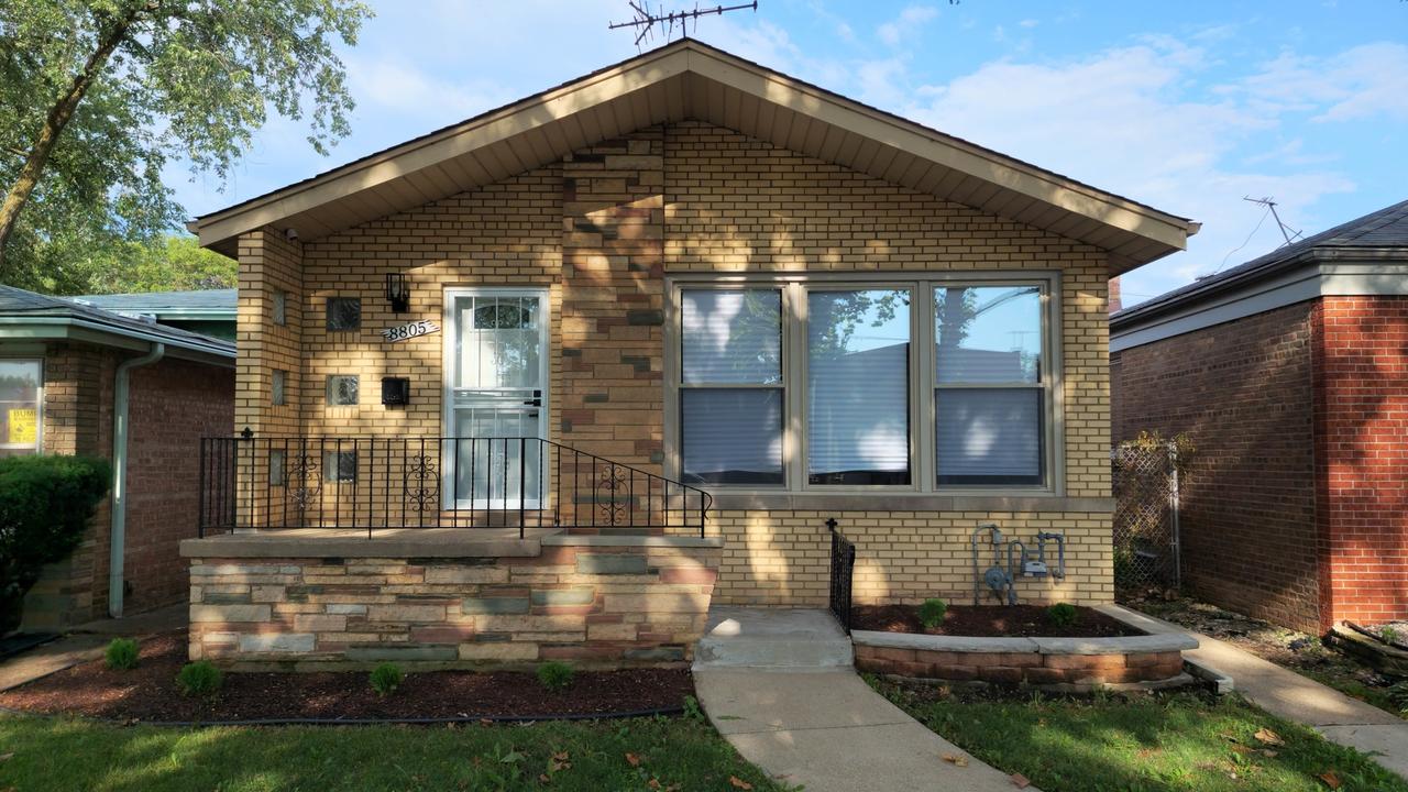 8805 S Cornell Ave., Chicago, IL 60617