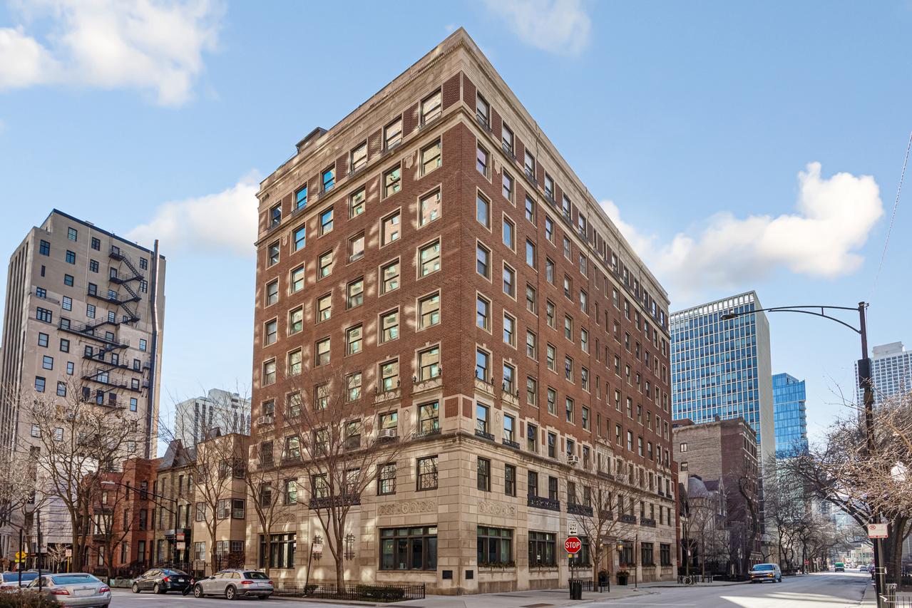 1255 N State Pkwy. #9D, Chicago, IL 60610