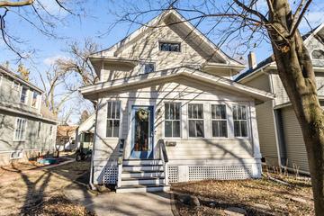 931 Wesley Ave., Evanston, IL 60202