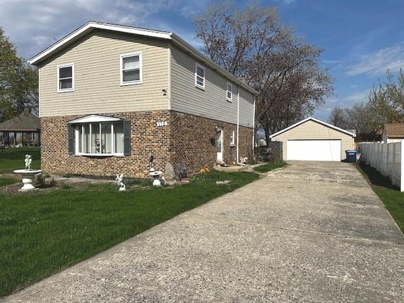 New Homes For Sale This Week That Attend East Leyden High School: May 2nd to May 8th