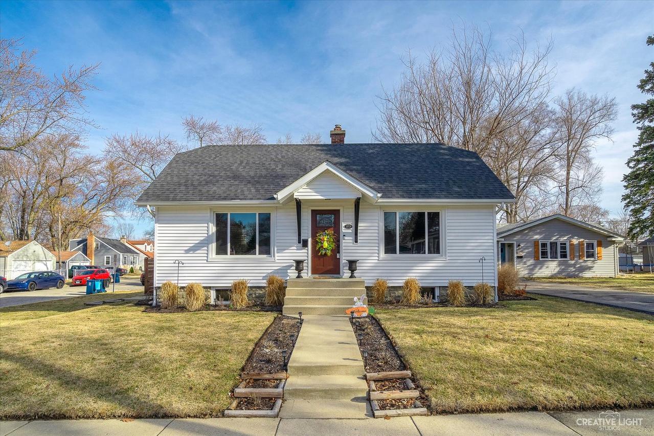 1019 Charles St., Aurora, IL 60506