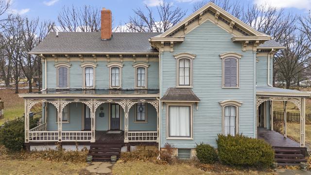 907 College St., Henry, IL 61537