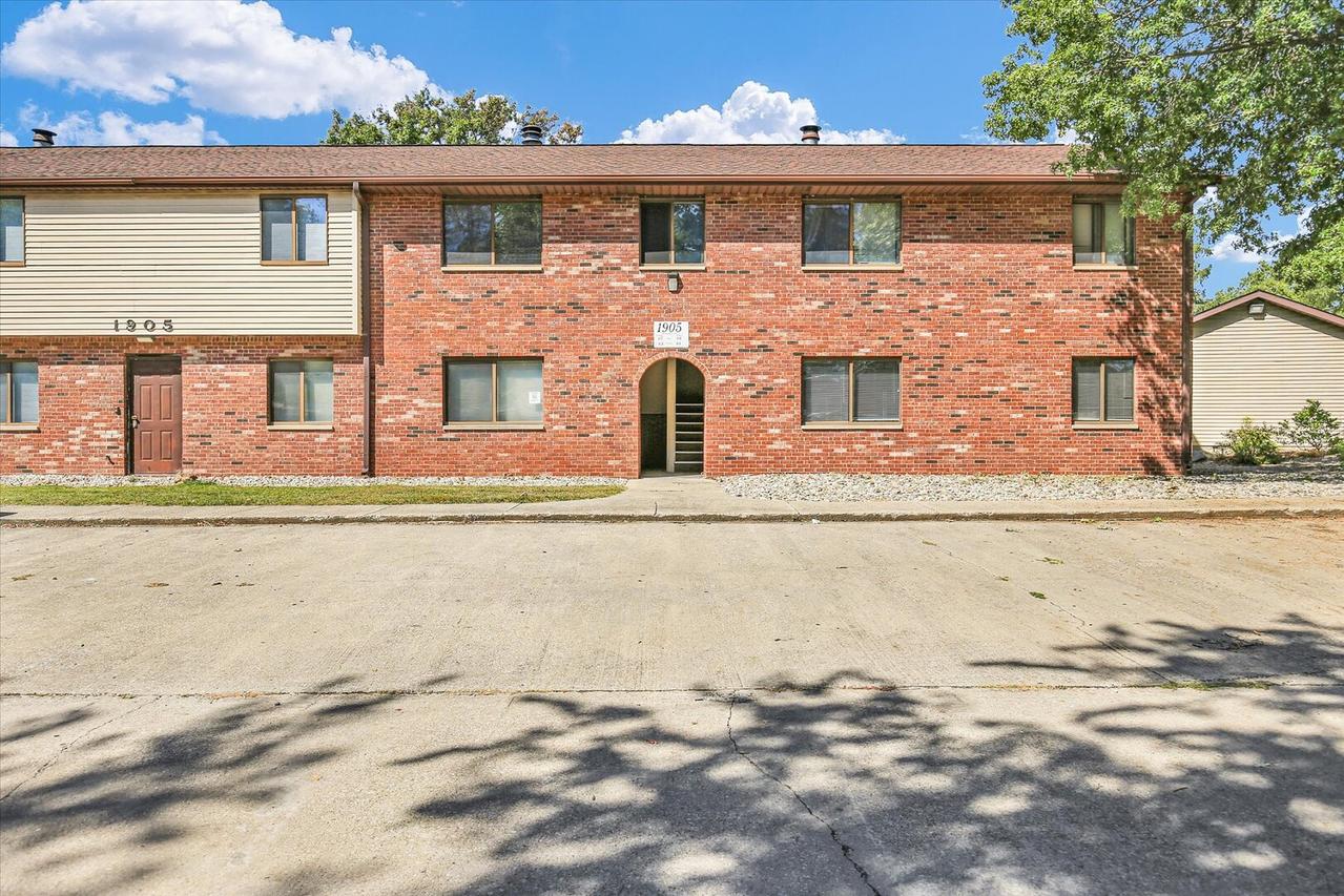 1905 Christopher Cir. #4, Urbana, IL 61802