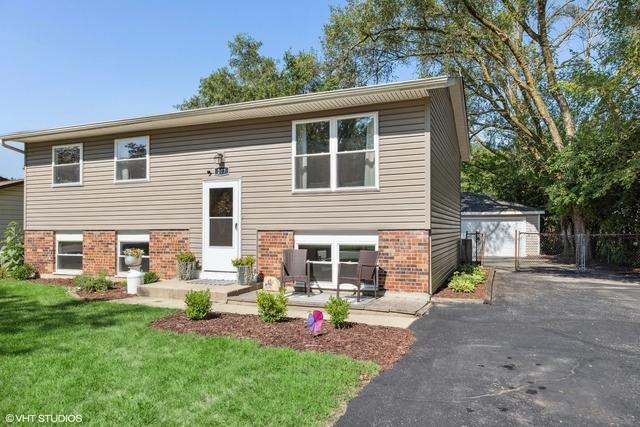 207 Bedford Rd., Bolingbrook, IL 60440