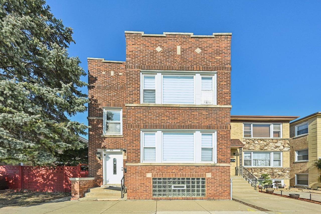 5761 N Elston Ave., Chicago, IL 60646