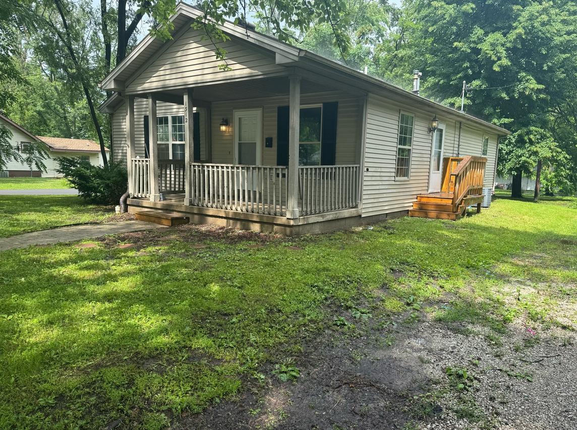 1312 N Hickory St., Champaign, IL 61820
