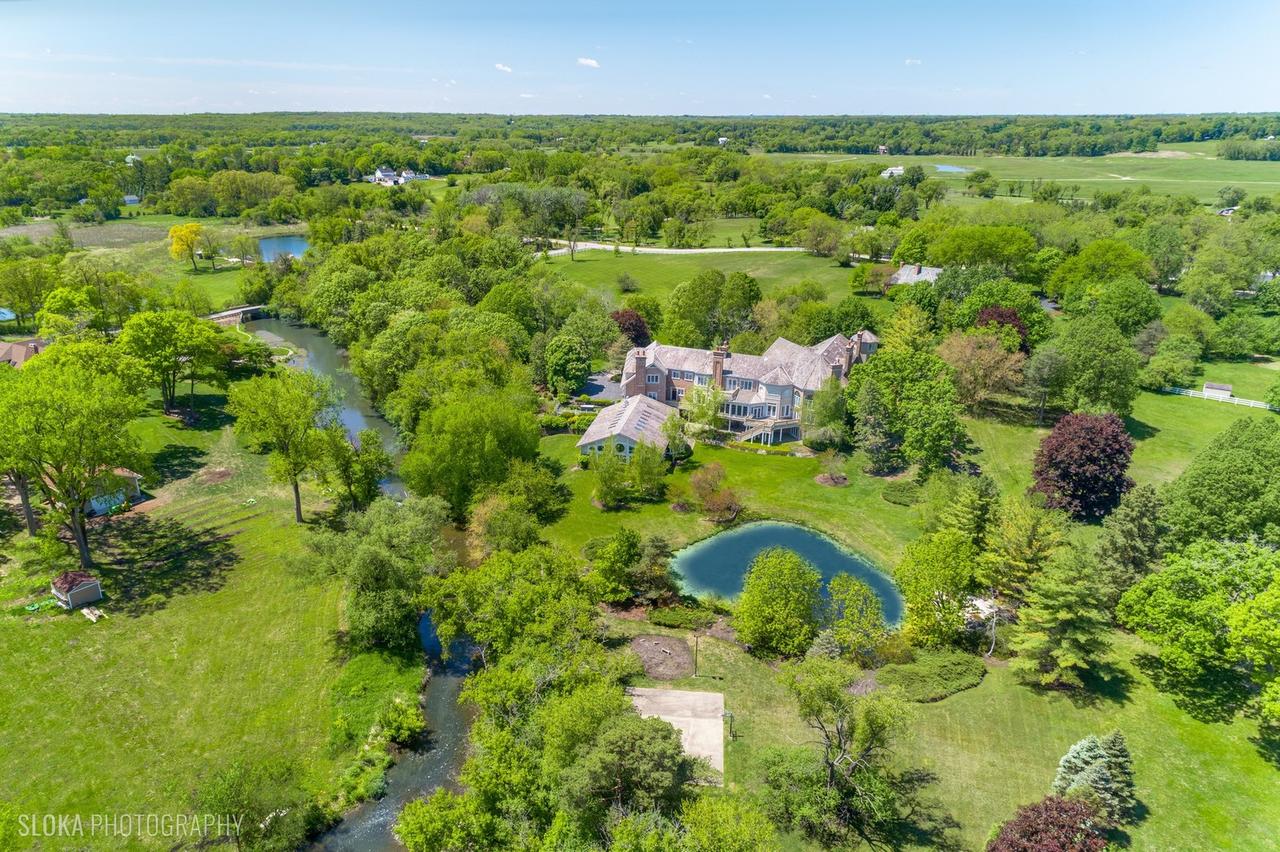 560 Oak Knoll Rd., Barrington Hills, IL 60010