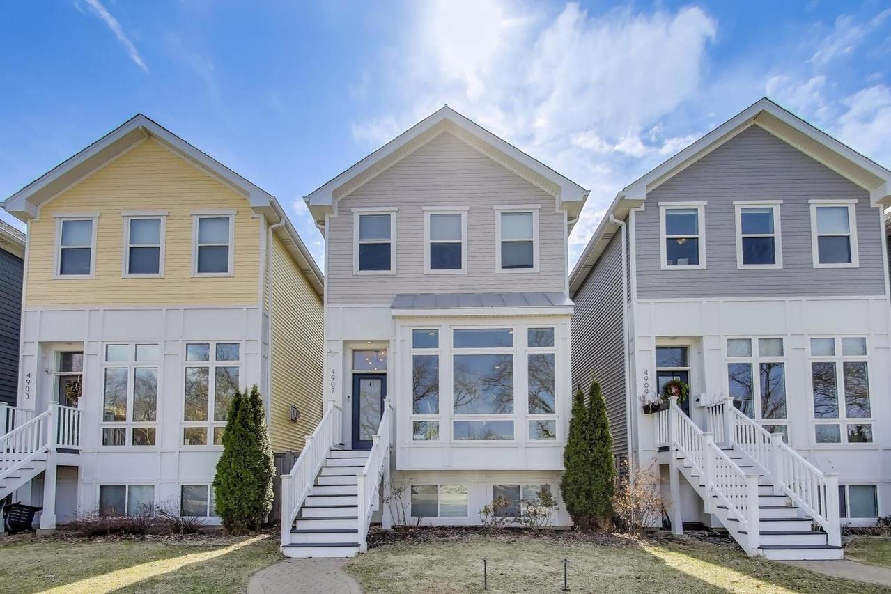 4907 W Dakin St., Chicago, IL 60641