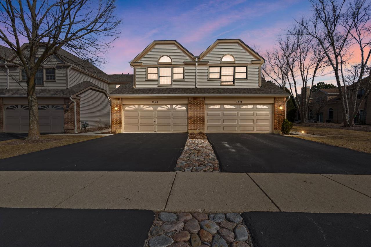 3243 N Daniels Ct., Arlington Heights, IL 60004