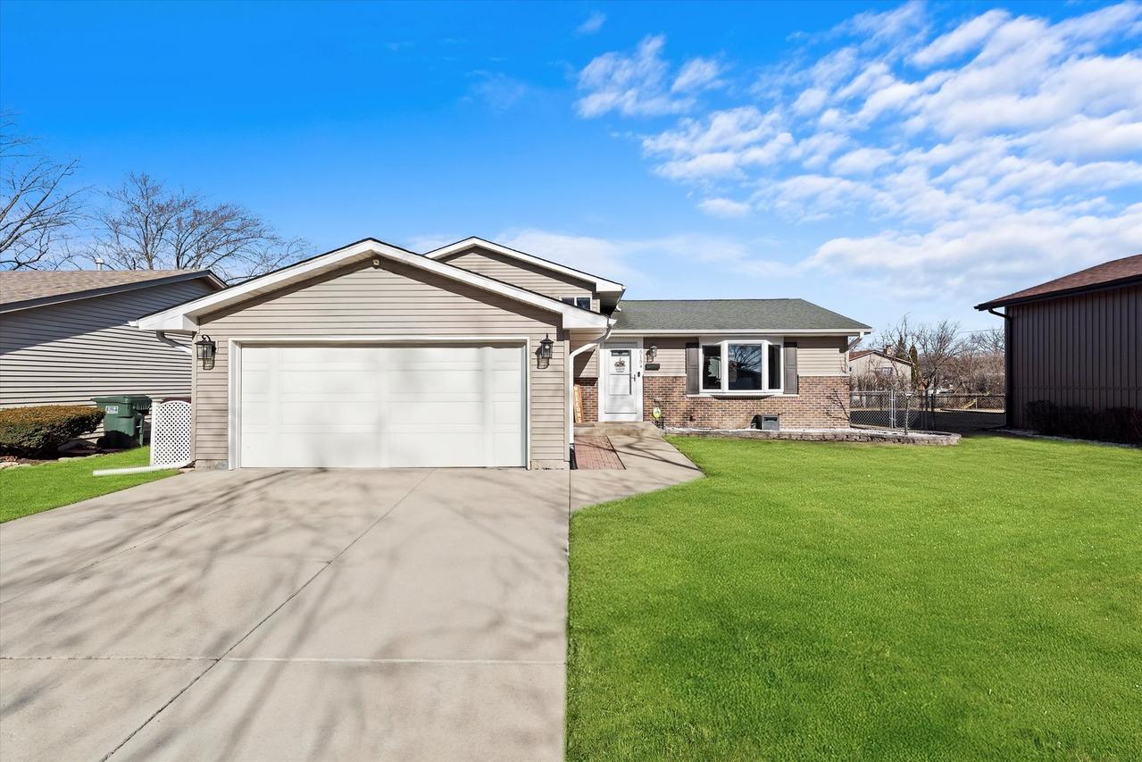 5154 Coulter Rd., Oak Forest, IL 60452