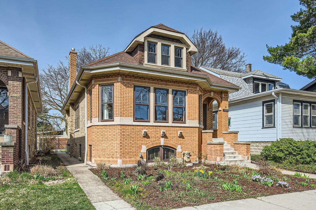 5444 N Lotus Ave., Chicago, IL 60630