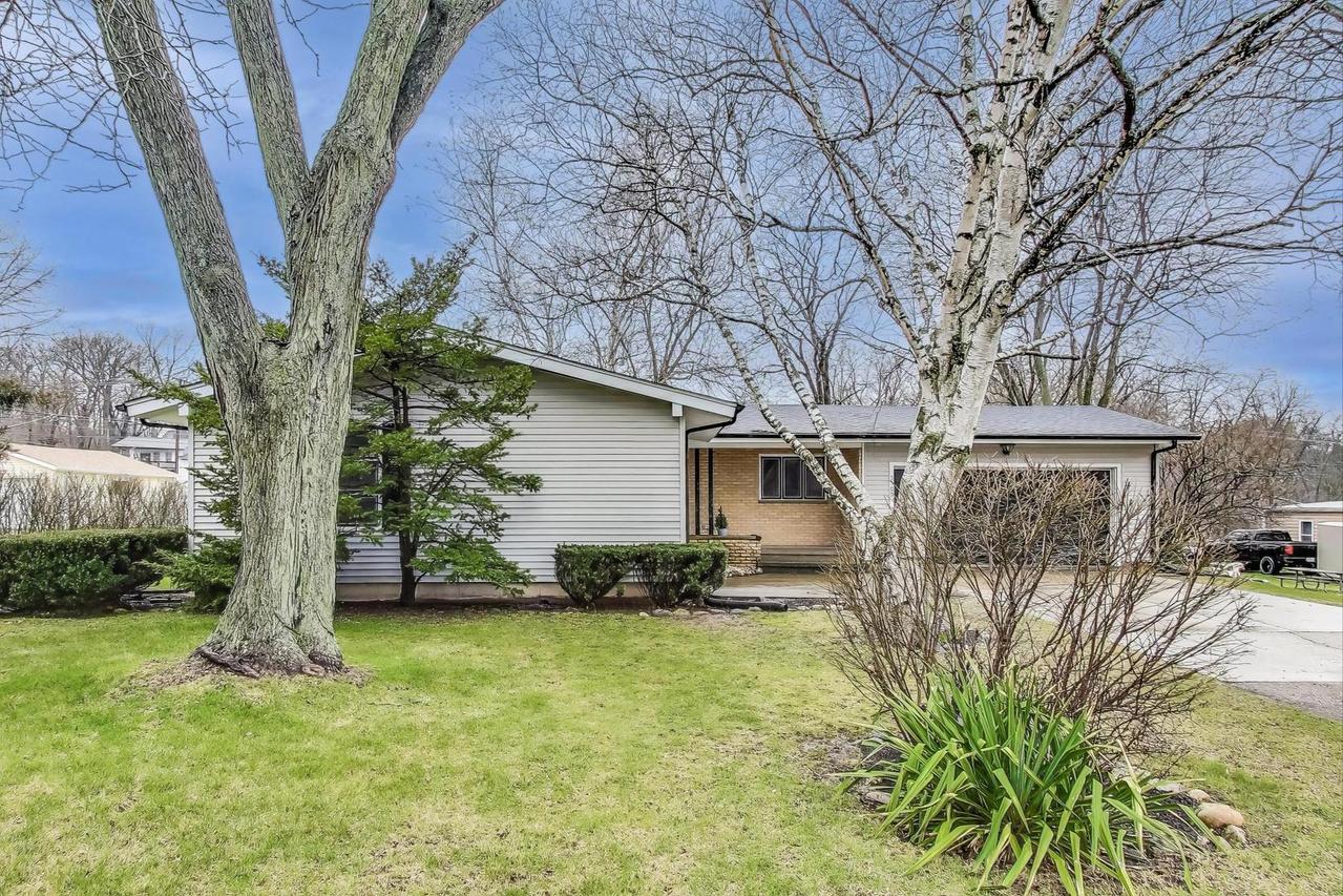 5509 Summerville Dr., Wonder Lake, IL 60097