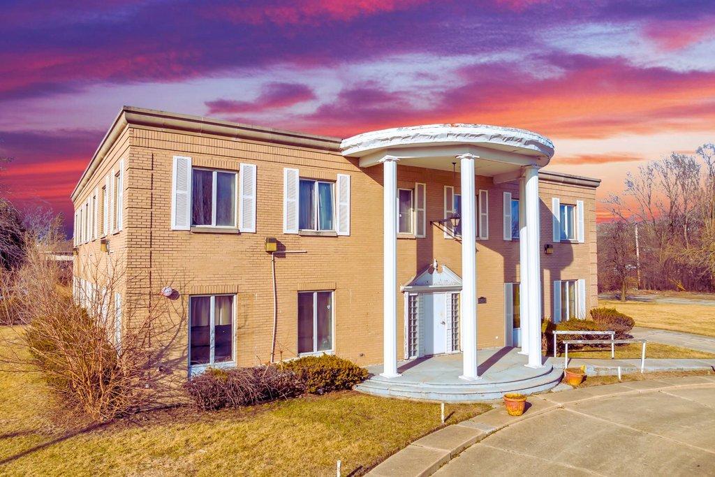 13651 S Crawford Ave., Crestwood, IL 60472