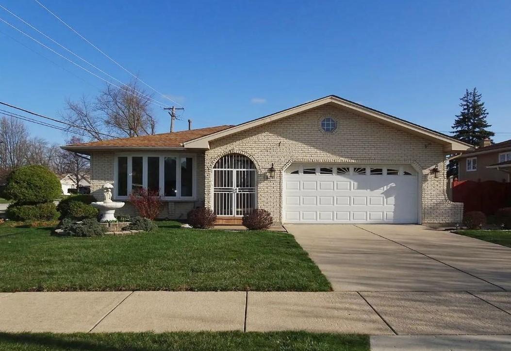 8241 Nashville Ave., Burbank, IL 60459