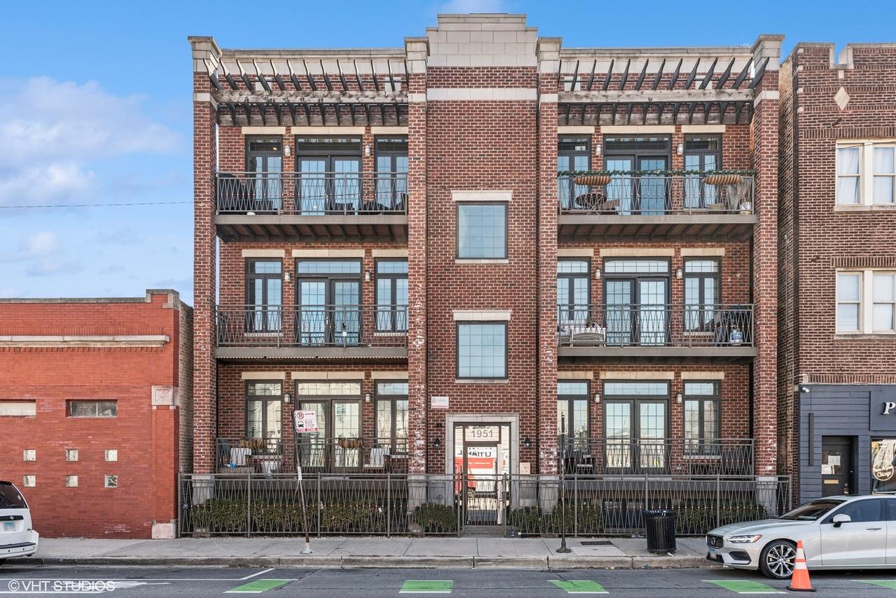 1951 W Belmont Ave. #3E, Chicago, IL 60657