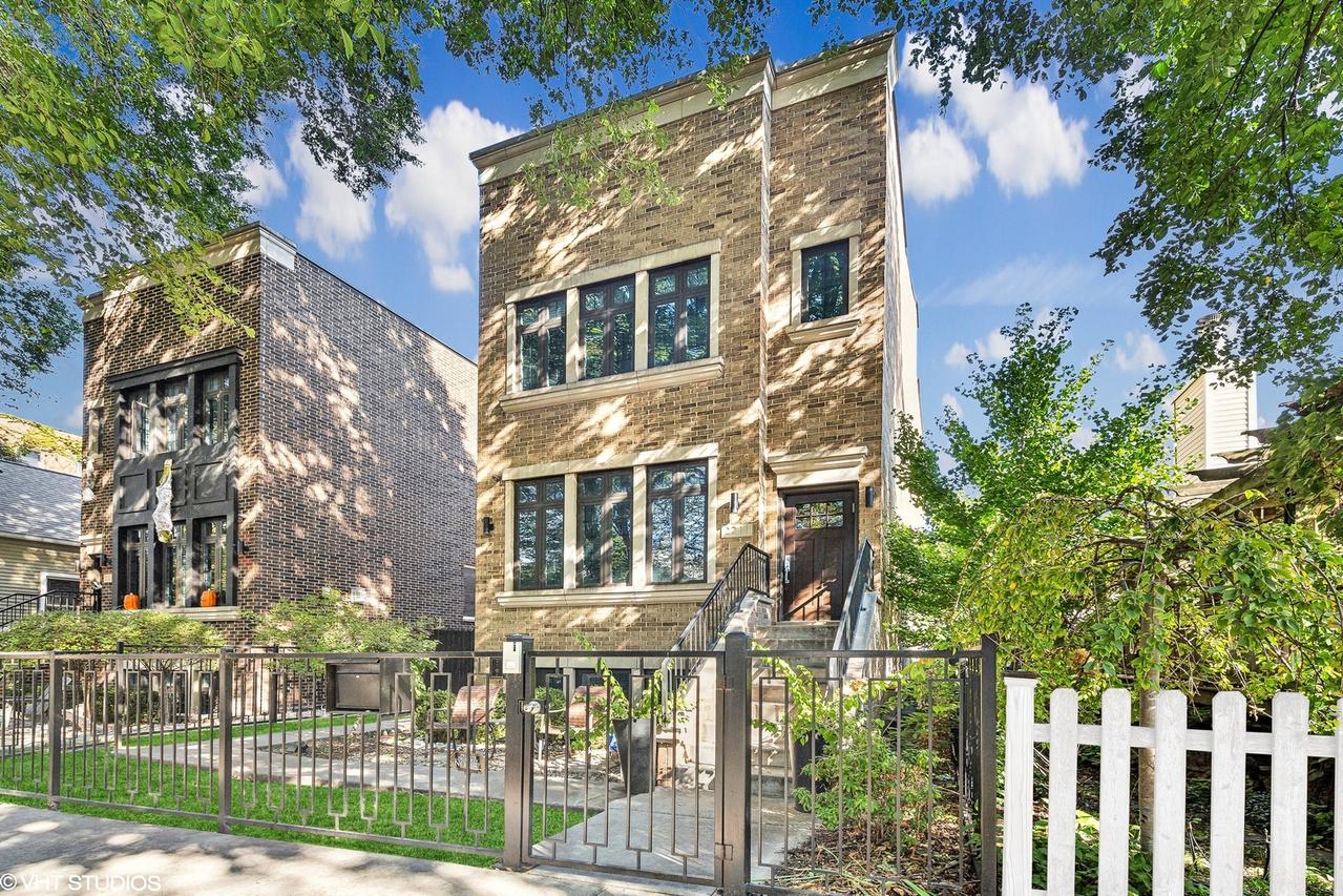 2211 N Maplewood Ave., Chicago, IL 60647