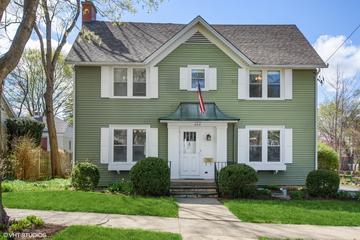 640 S Cook St., Barrington, IL 60010