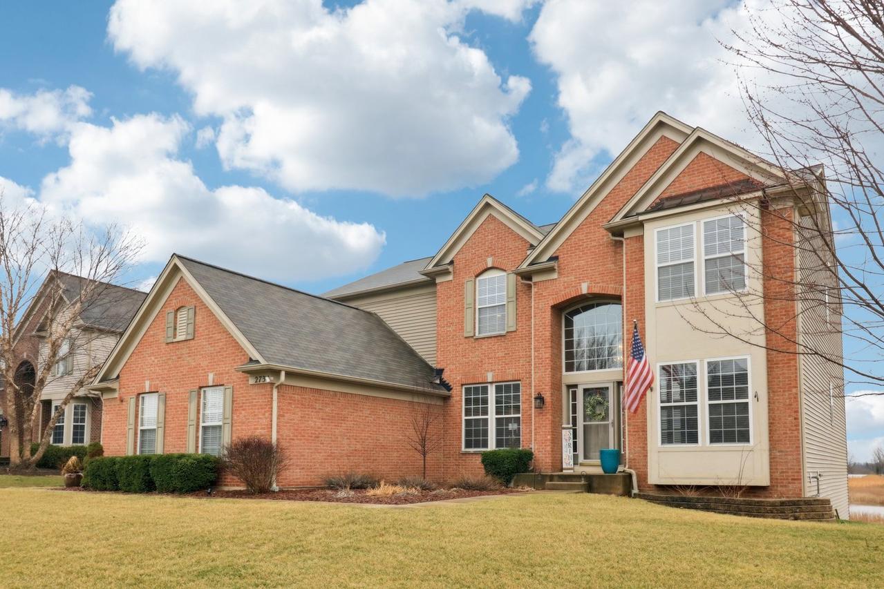 2734 Carrington Dr., West Dundee, IL 60118