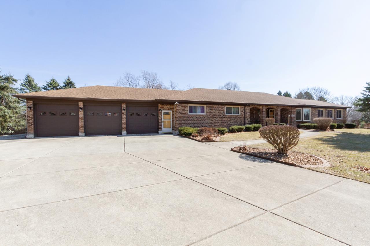 3104 Pendleton Ct., St. Charles, IL 60175
