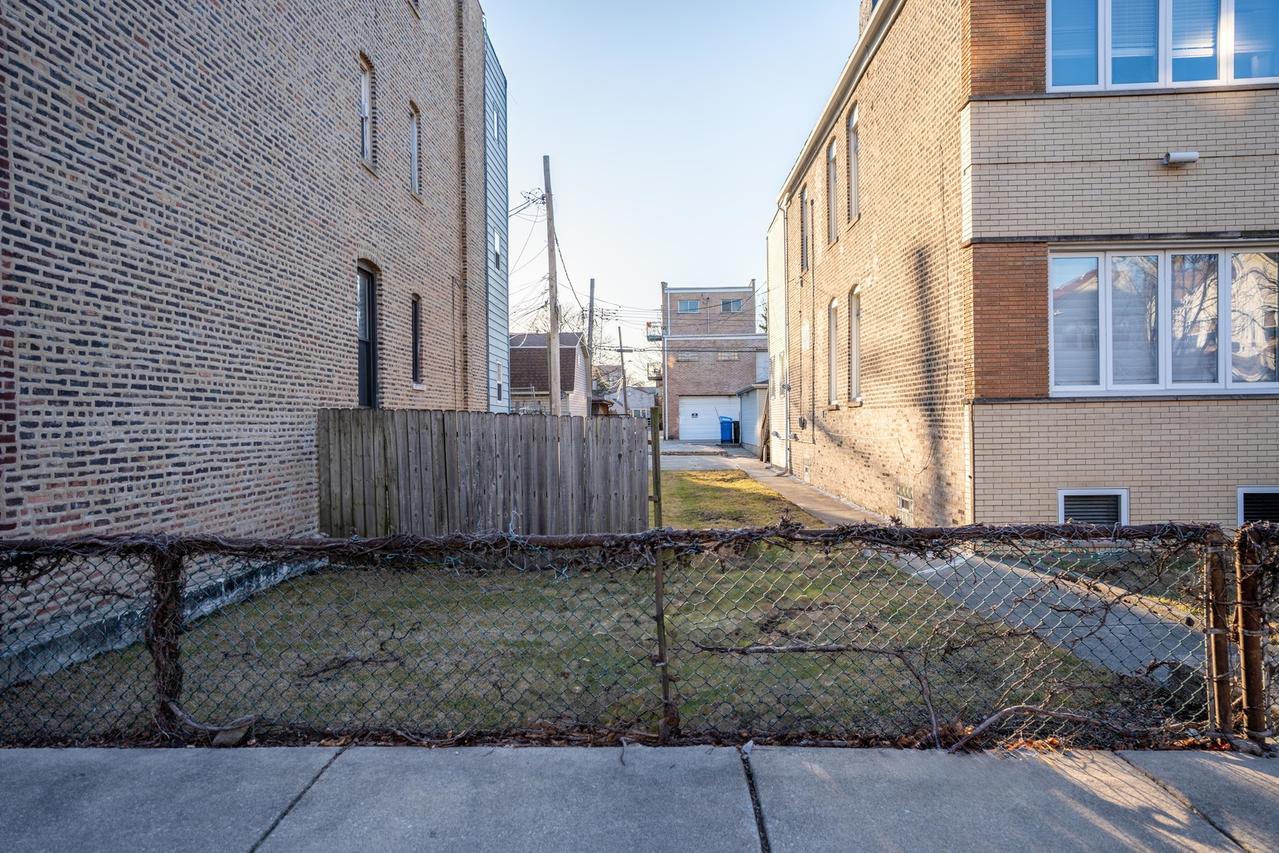 3246 S Wells St., Chicago, IL 60616