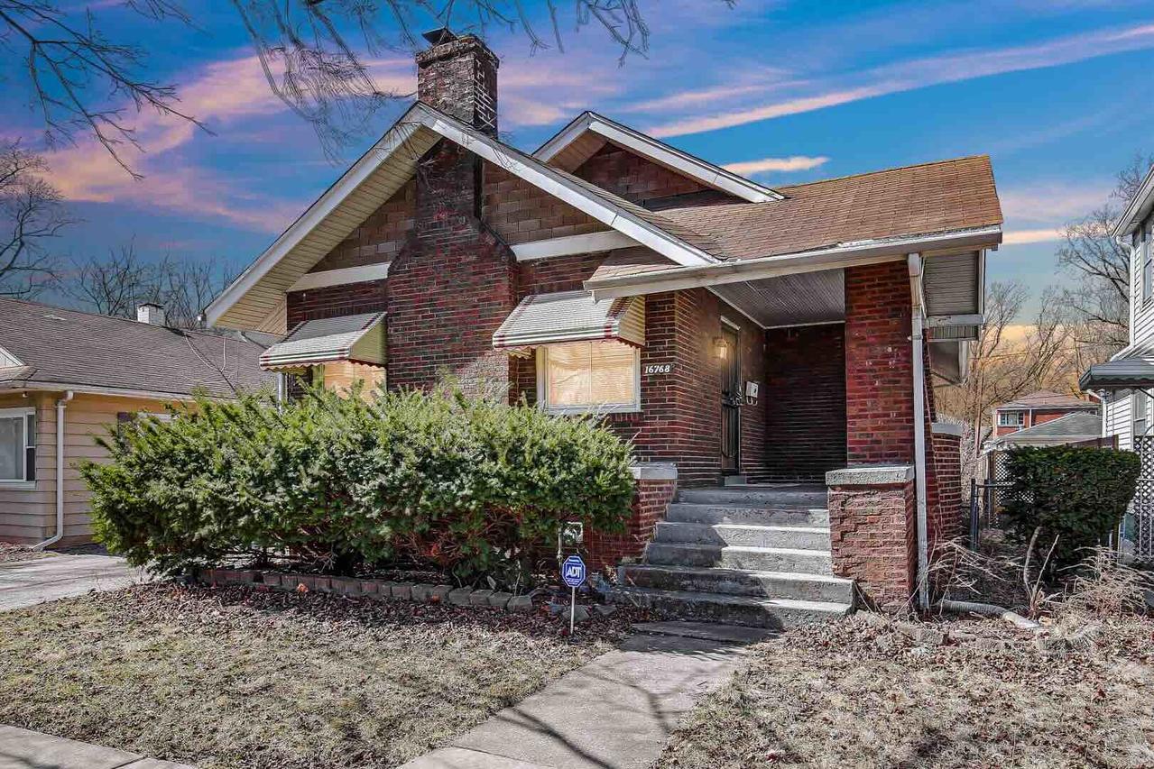 16768 Bulger Ave., Hazel Crest, IL 60429