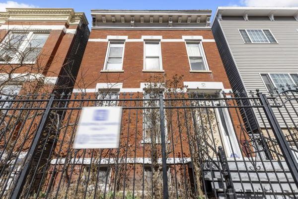 2016 W Superior St., Chicago, IL 60612