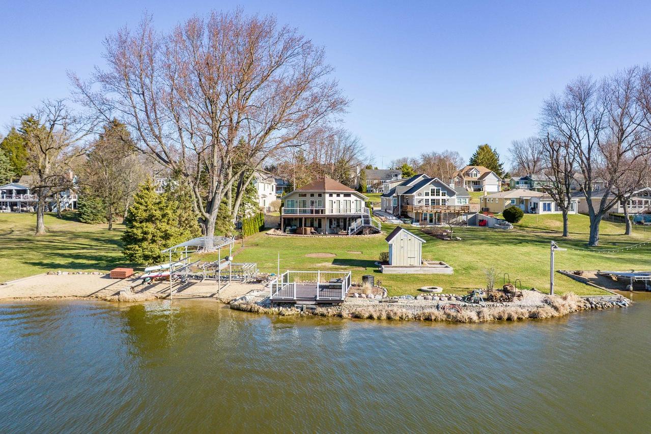 394 Holiday Dr., Lake Holiday, IL 60552
