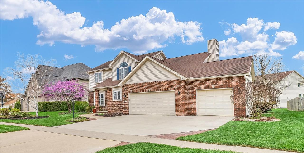 4321 Crossgate Dr., Champaign, IL 61822