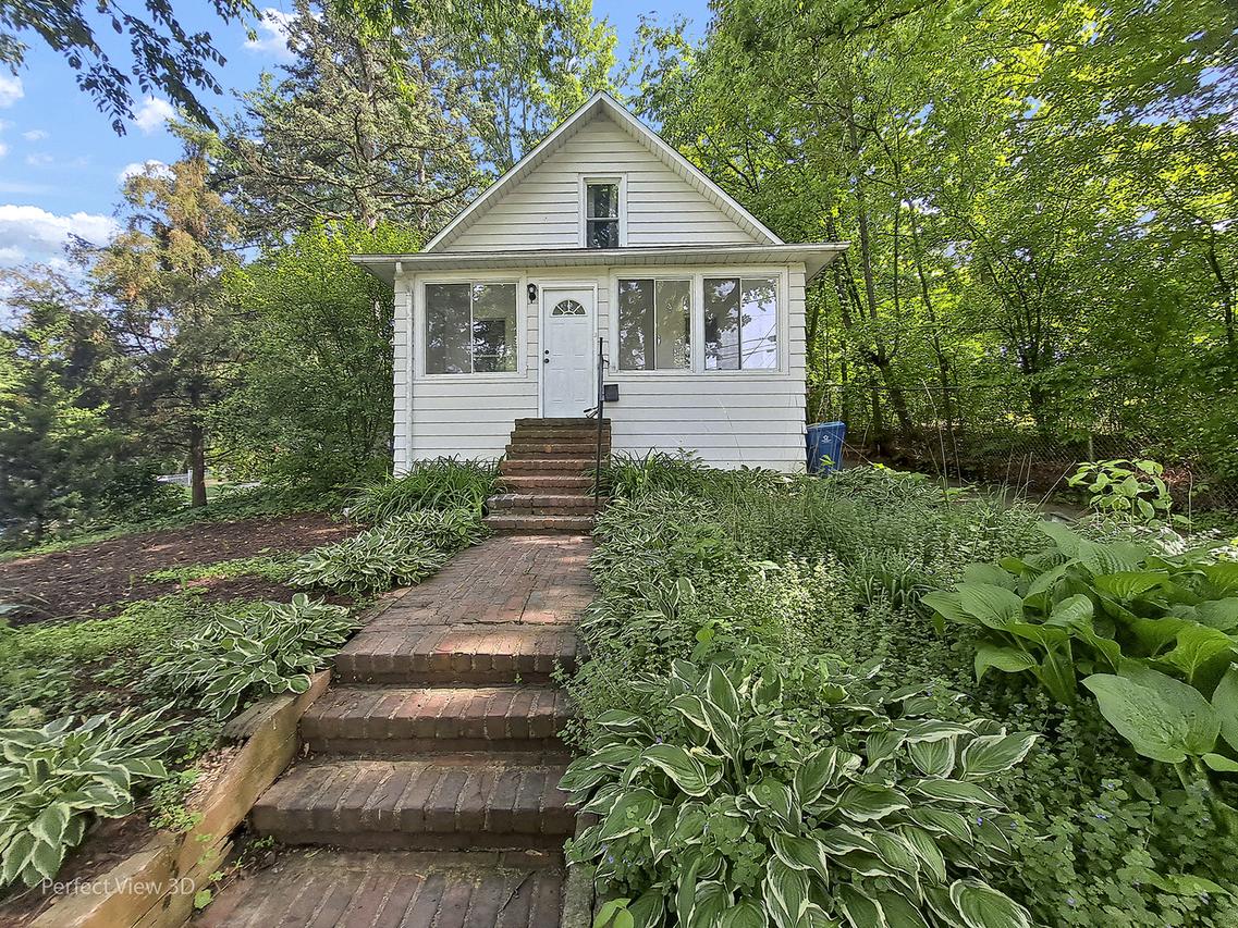 114 Fuller Rd., Hinsdale, IL 60521