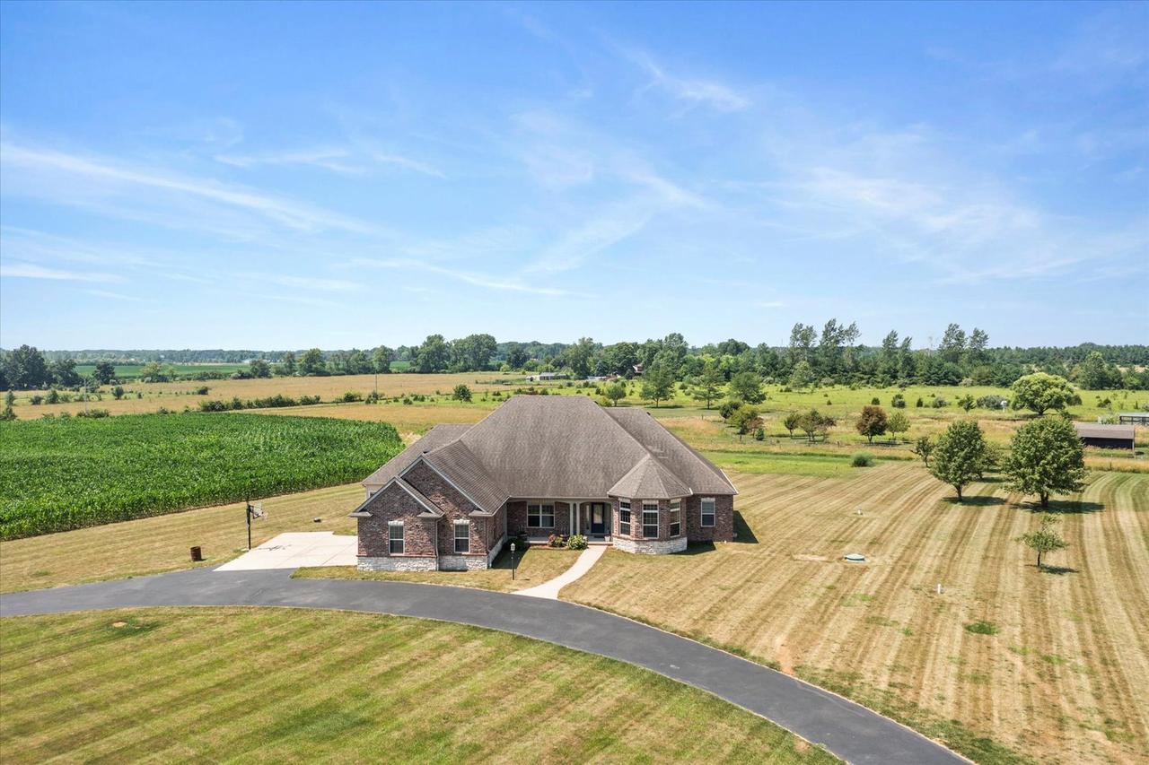 2595 County Road 500, Mahomet, IL 61853