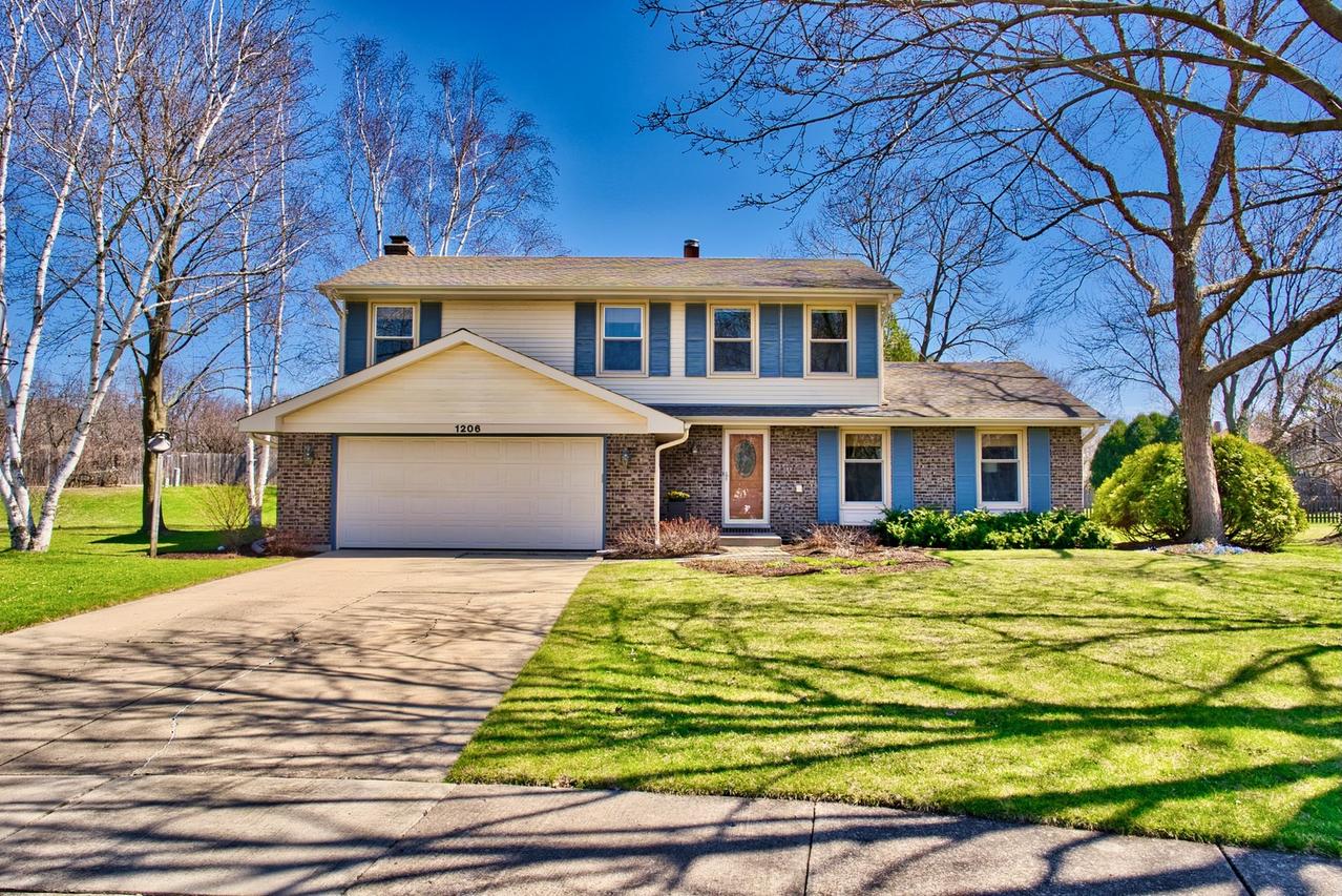 1206 Abbey Ct., Libertyville, IL 60048