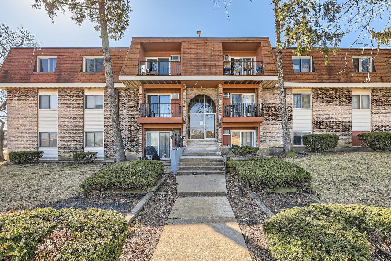 555 Heritage Dr. #213, Hoffman Estates, IL 60169