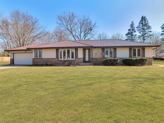 4381 Grainery Rd., Roscoe, IL 61073