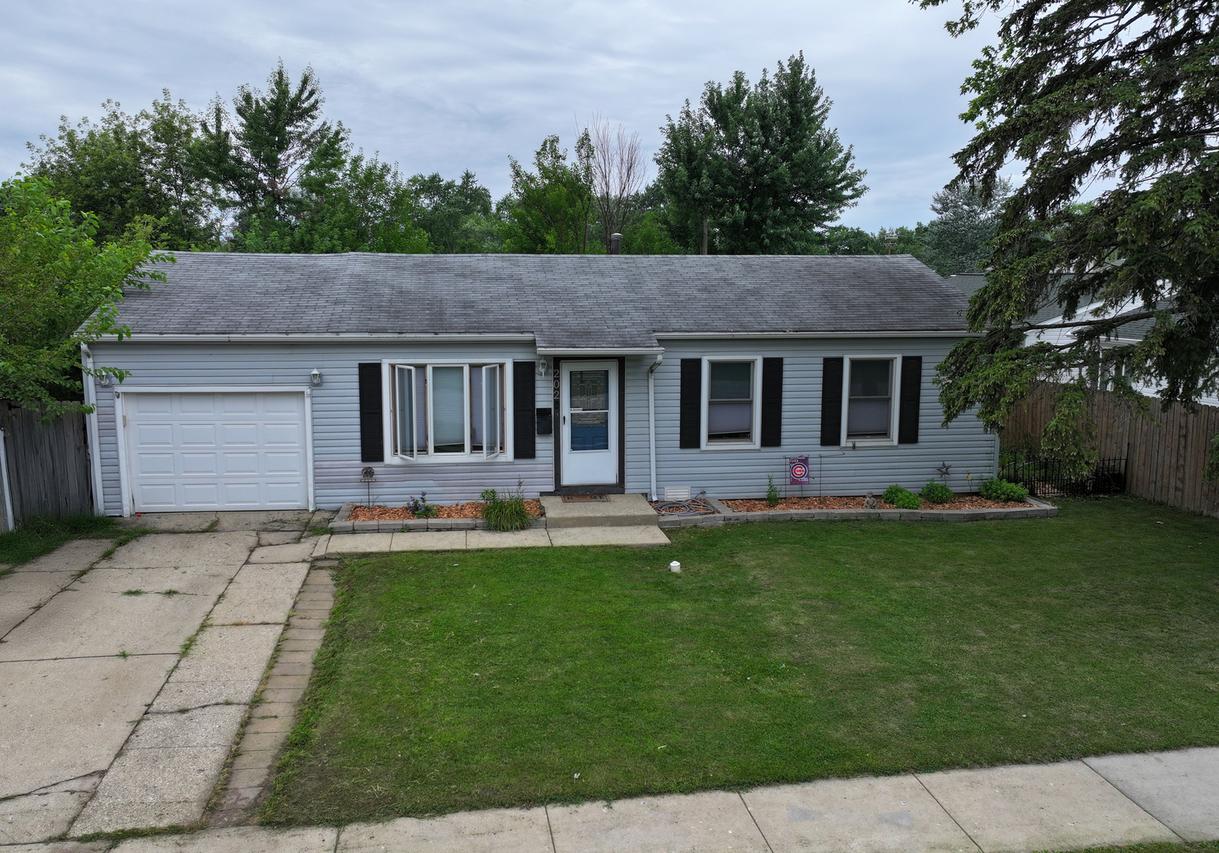 202 S Oltendorf Rd., Streamwood, IL 60107