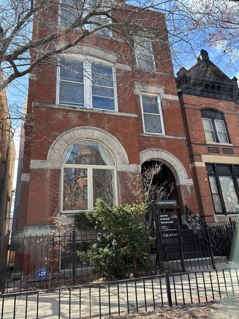 2232 N Geneva Ter., Chicago, IL 60614