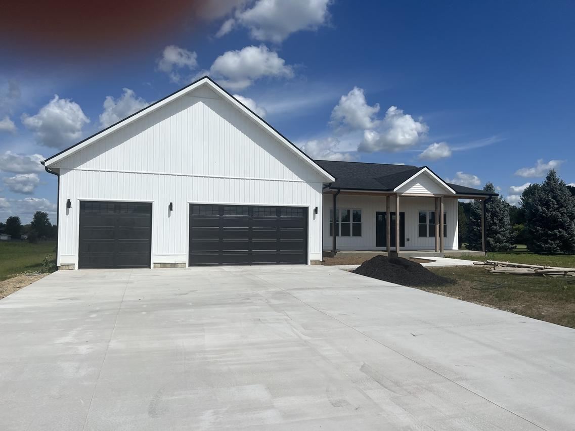 692 Penrose Rd., Dixon, IL 61021