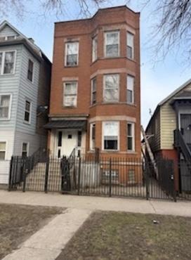8811 S Exchange Ave., Chicago, IL 60617