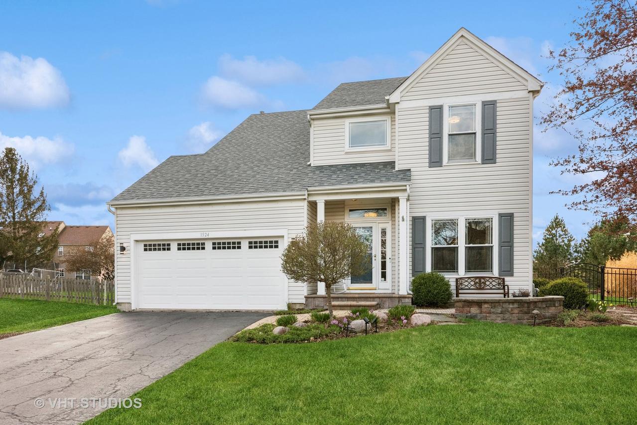 1524 Deerhaven Dr., Crystal Lake, IL 60014