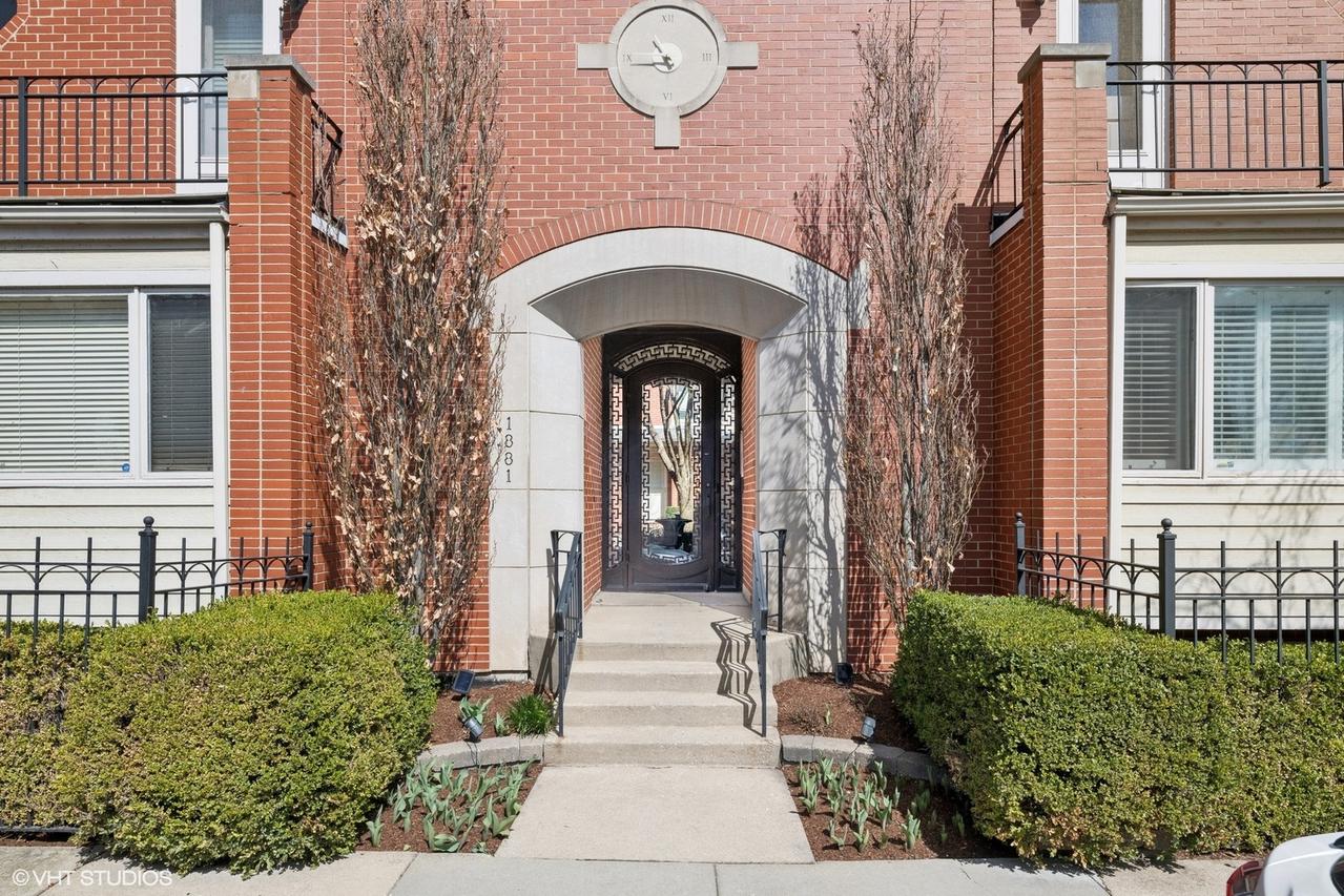 1881 N Poe St. #C, Chicago, IL 60614