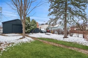 415 Prairie Ave., Libertyville, IL 60048