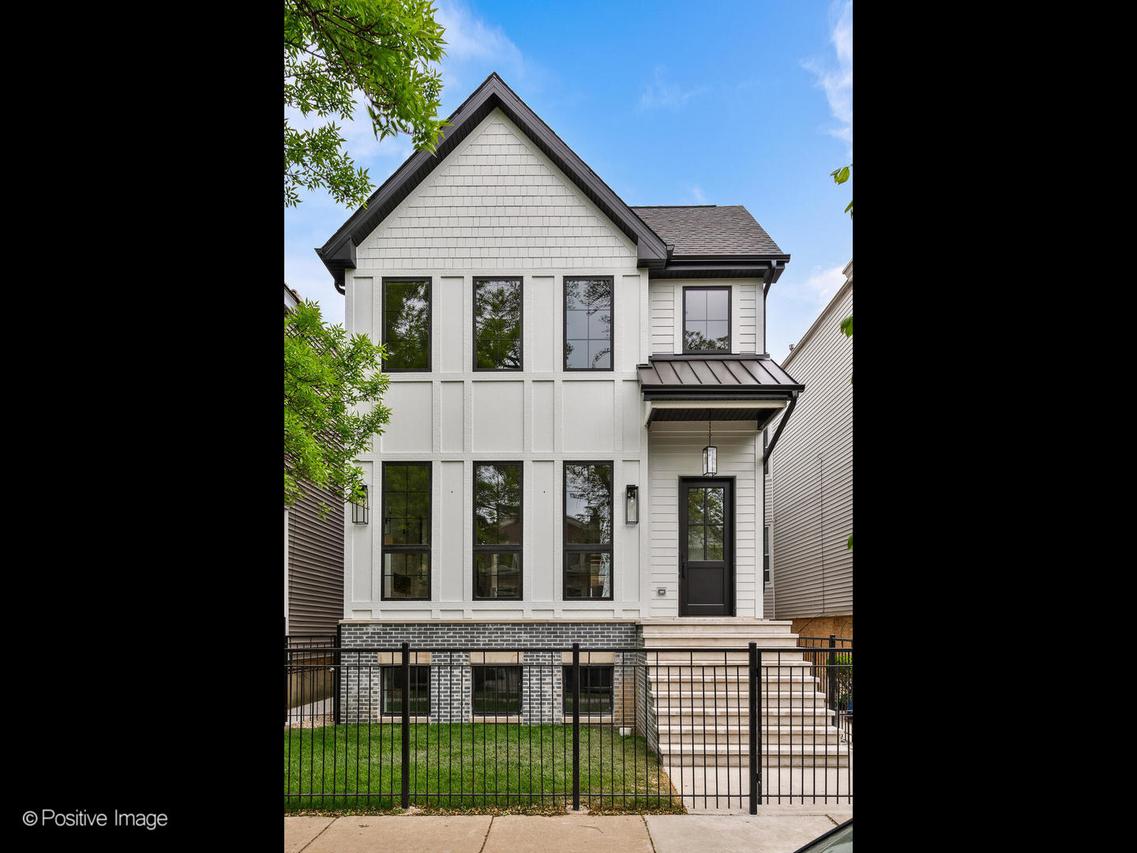 2141 W Grace St., Chicago, IL 60618