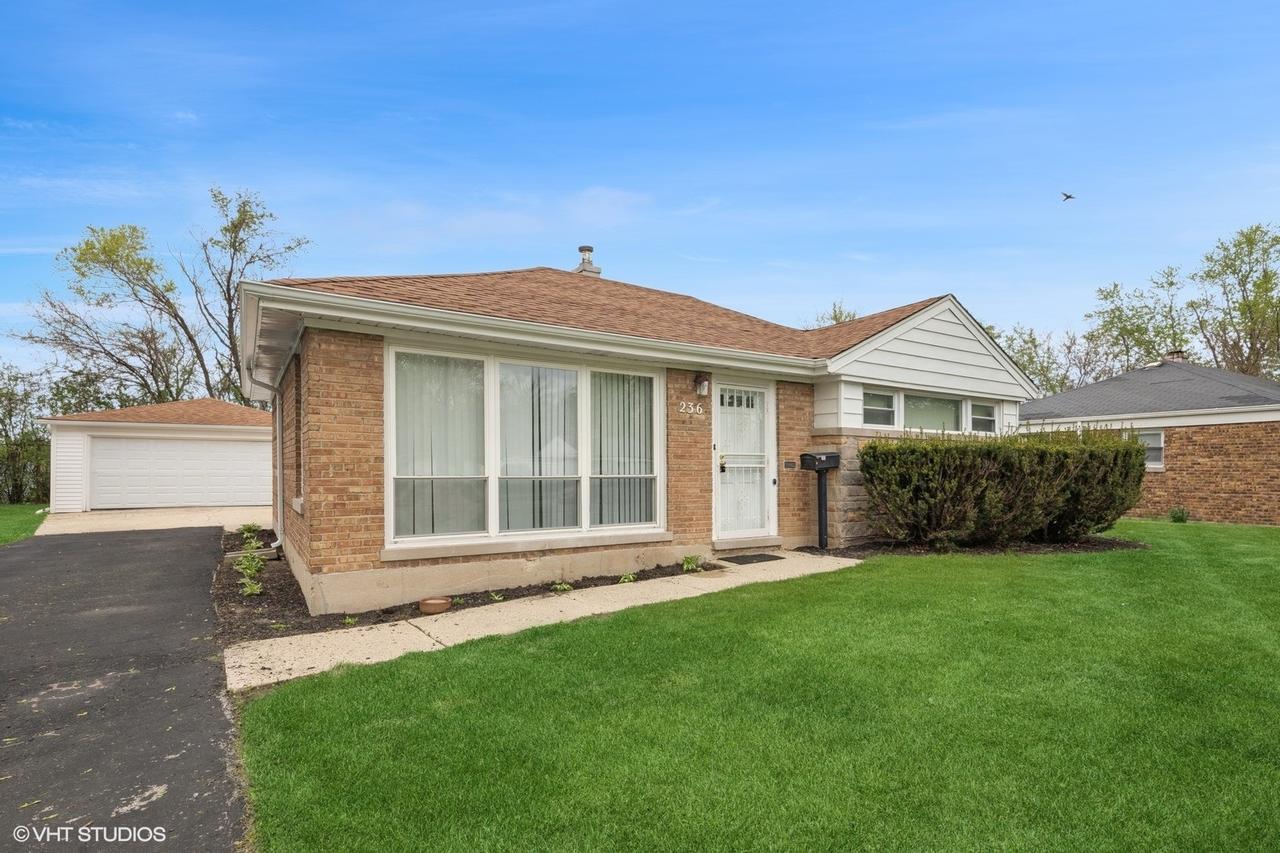 236 Indianwood Blvd., Park Forest, IL 60466