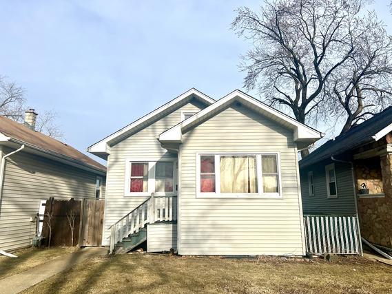 329 Englewood Ave., Bellwood, IL 60104