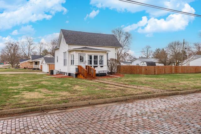 811 N Chestnut St., Leroy, IL 61752