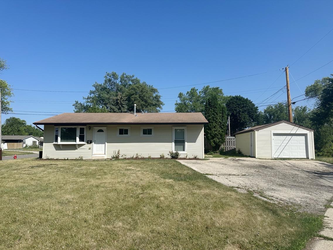 7 Austin Ave., Carpentersville, IL 60110