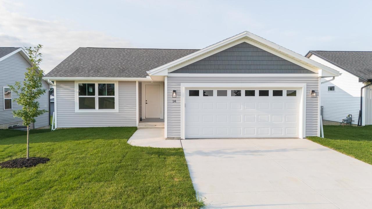 14 Misty Ln., Bloomington, IL 61705