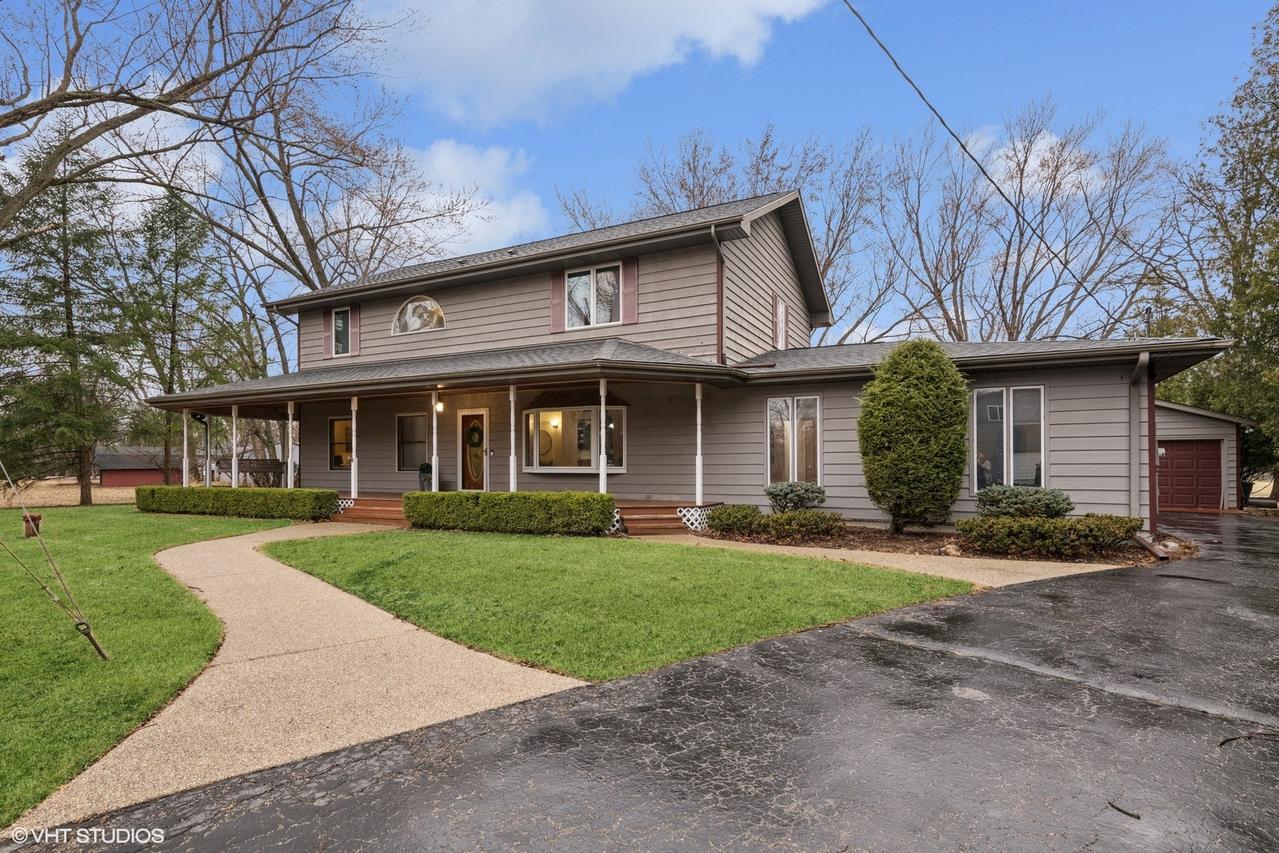 526 S Circle Ave., Port Barrington, IL 60010